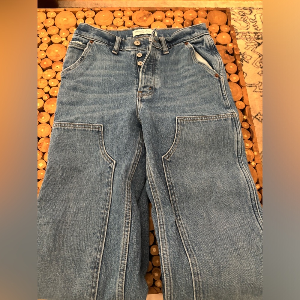 Abercrombie & Fitch 24/00 “The Dad High Rise” Jeans! Great condition!!